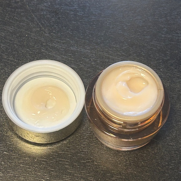 Estée Lauder revitalizing supreme + - Picture 3 of 4